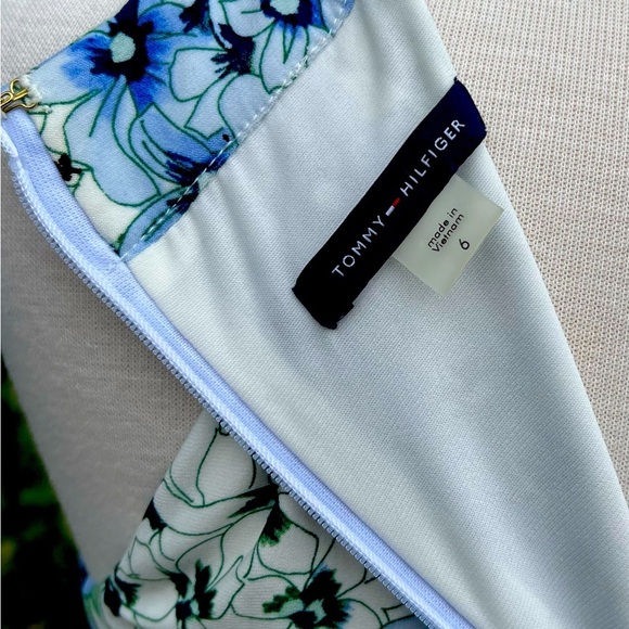 Tommy Hilfiger 🌺 Floral Blue and Green Women's Dress - Picture 4 of 7